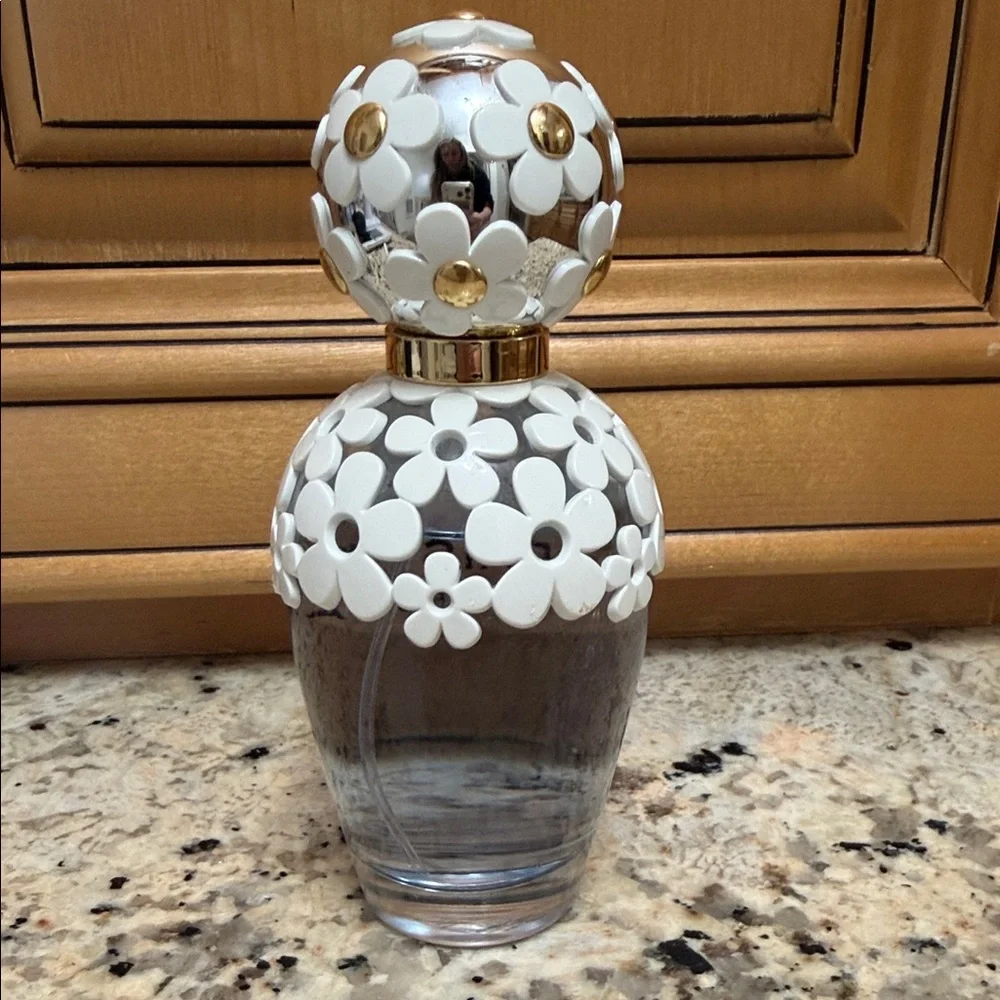 Marc Jacobs Daisy Dream perfume 3.4 oz - Picture 3 of 3